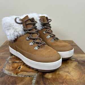 Koolaburra Tan Winter Boots with Cream Fur